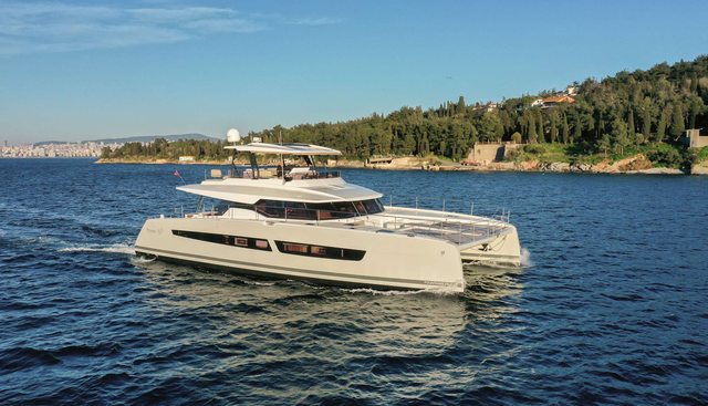ARIVA yacht charter 5