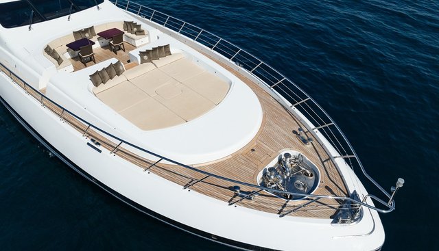 BLUE AZUR yacht charter 2