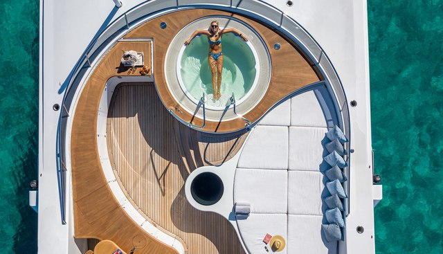 REVERIE yacht charter 3