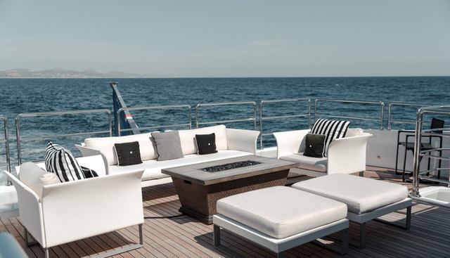 ALTAVITA yacht charter 4