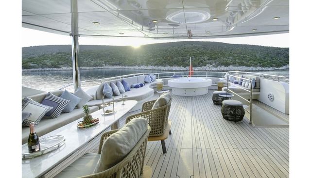 VETRO yacht charter 3