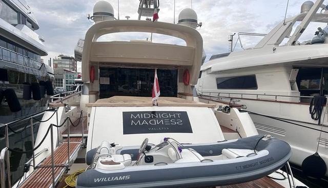 MIDNIGHT MADNESS yacht charter 5