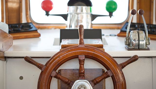 COSMOS yacht charter 4