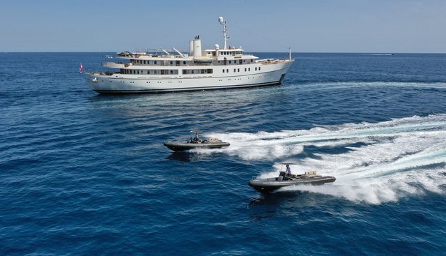 SHERAKHAN yacht charter 5