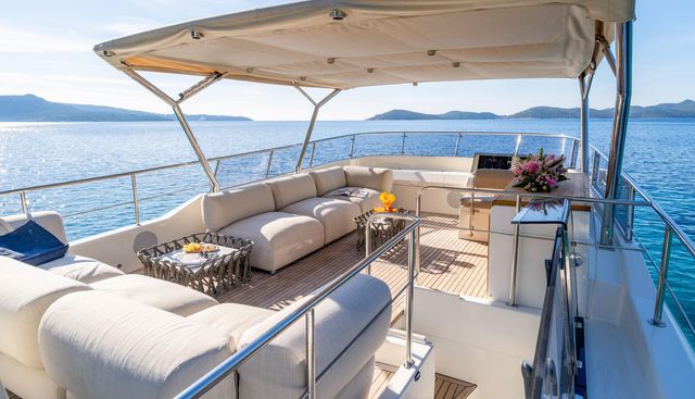 CLOUD 9 yacht charter 4