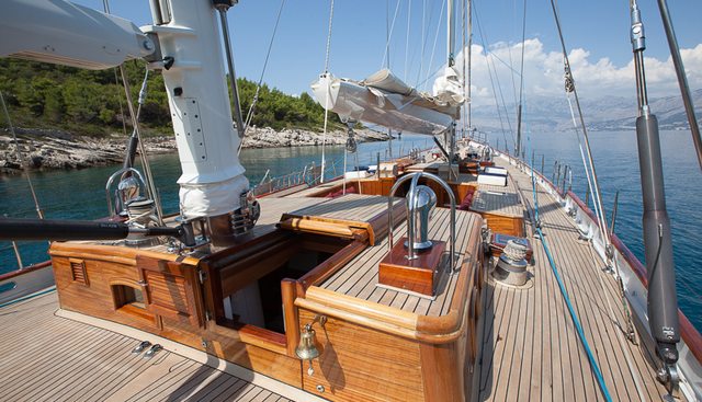 LAURAN yacht charter 4