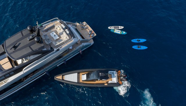 DARK HORSE yacht charter 5