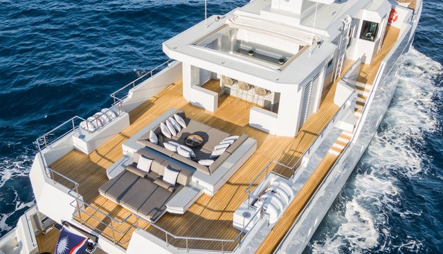 S7 yacht charter 3