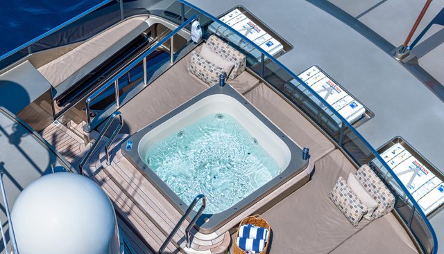 VESPER yacht charter 4