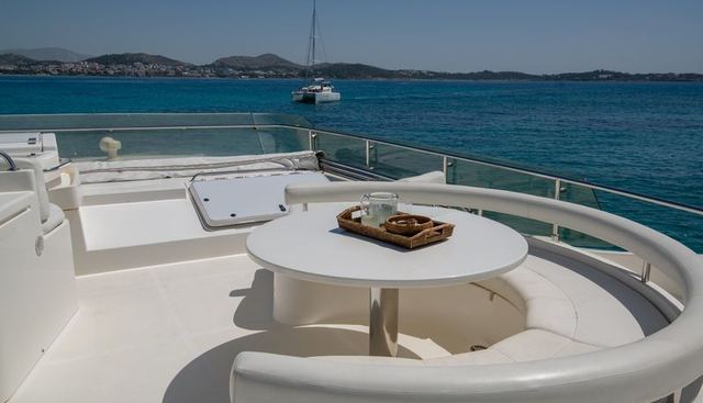 ANANAS yacht charter 3