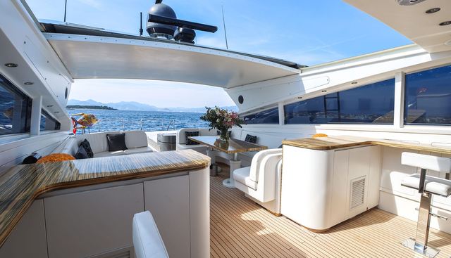 A4 yacht charter 3