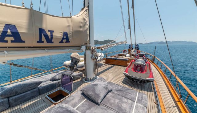 SEMA TUANA yacht charter 3