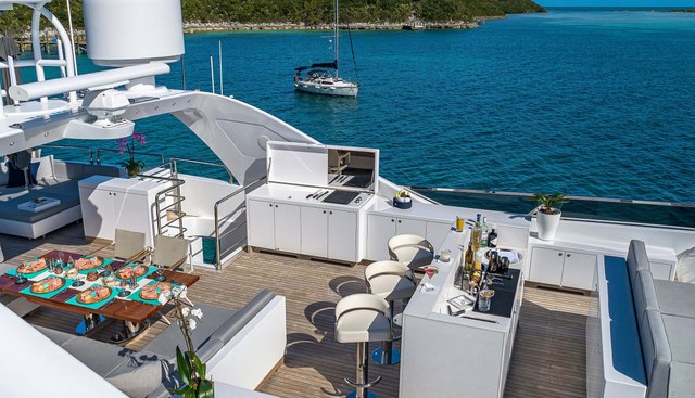 VALERIE yacht charter 4
