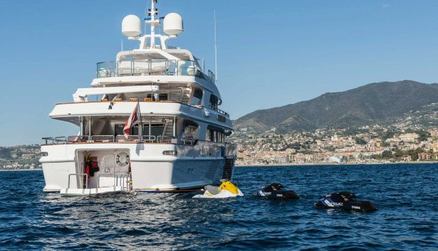 DESAMIS B yacht charter 5
