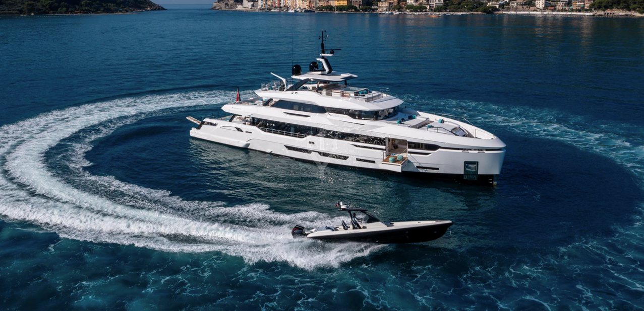 BEE YACHT CHARTER yacht charter