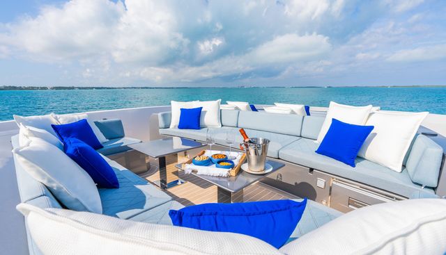M7 yacht charter 4