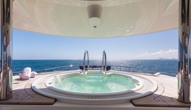 CHASING DAYLIGHT yacht charter 3