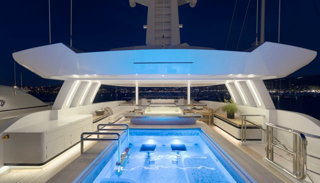LIQUID SKY yacht charter 4
