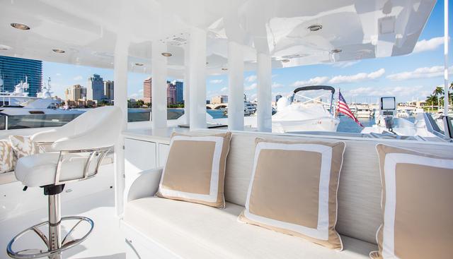 VIAGGIO yacht charter 4