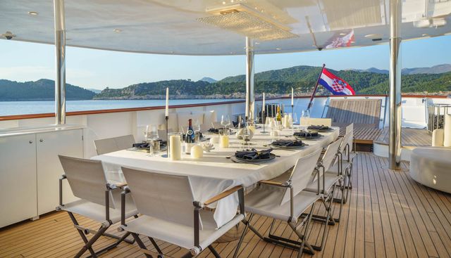 MAIA yacht charter 4