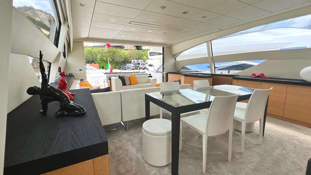 THYKE III yacht charter 5