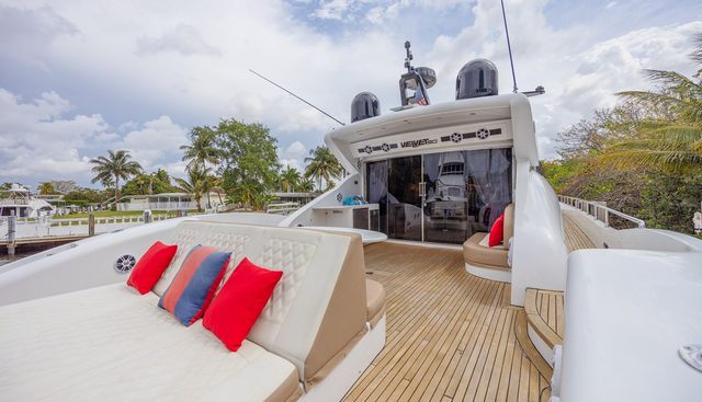 DREAM ON yacht charter 3