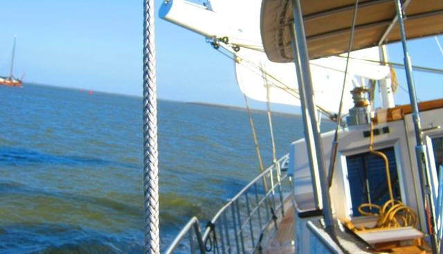 DOMICIL yacht charter 2