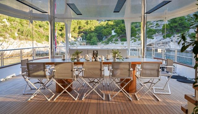 MARALLURE yacht charter 5