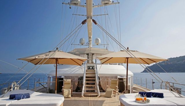 LA LUNA yacht charter 2