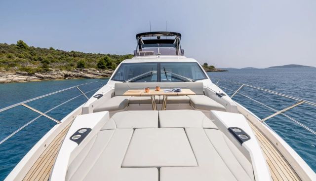 APOLLO yacht charter 2