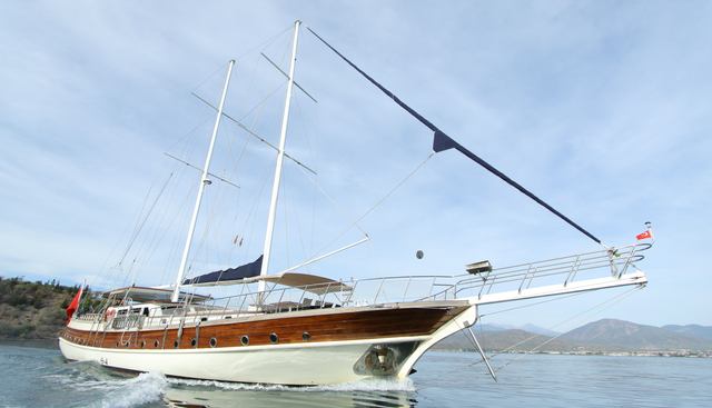 QUEEN LILA yacht charter 5