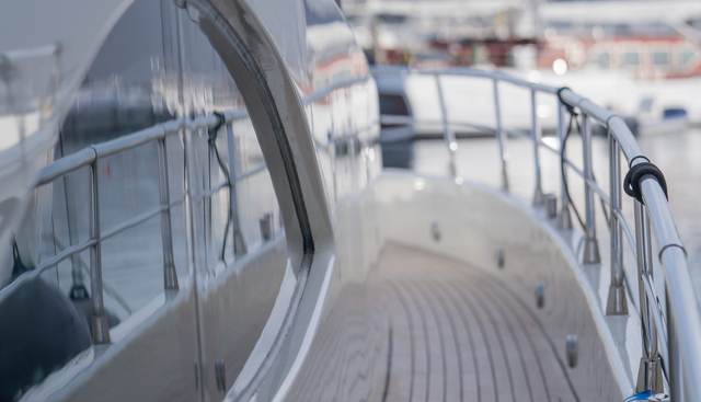 VIVA LOLA yacht charter 5