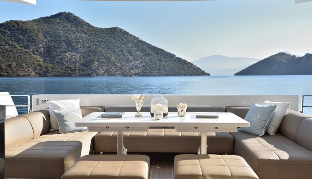 SUN yacht charter 4