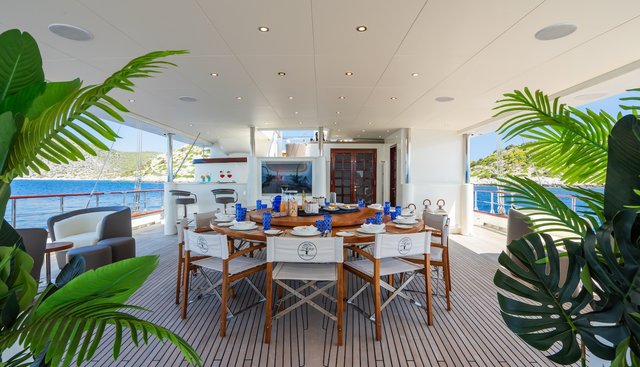 THE LANGLEY yacht charter 5