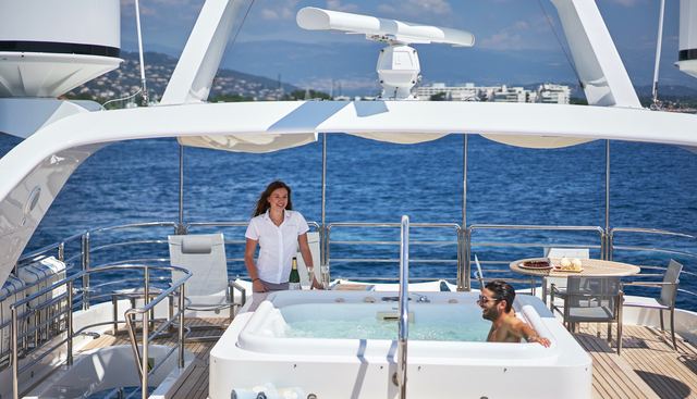 SEASHELL yacht charter 3