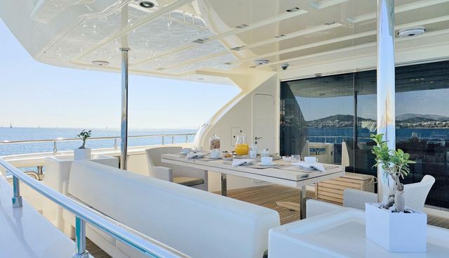 INFINITAS yacht charter 5