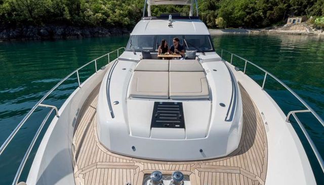 LARIMAR II yacht charter 3
