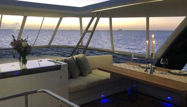 LONG MONDAY yacht charter 2