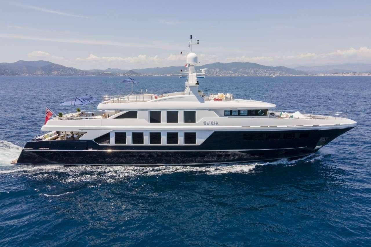 TIMBUKTU yacht charter 4