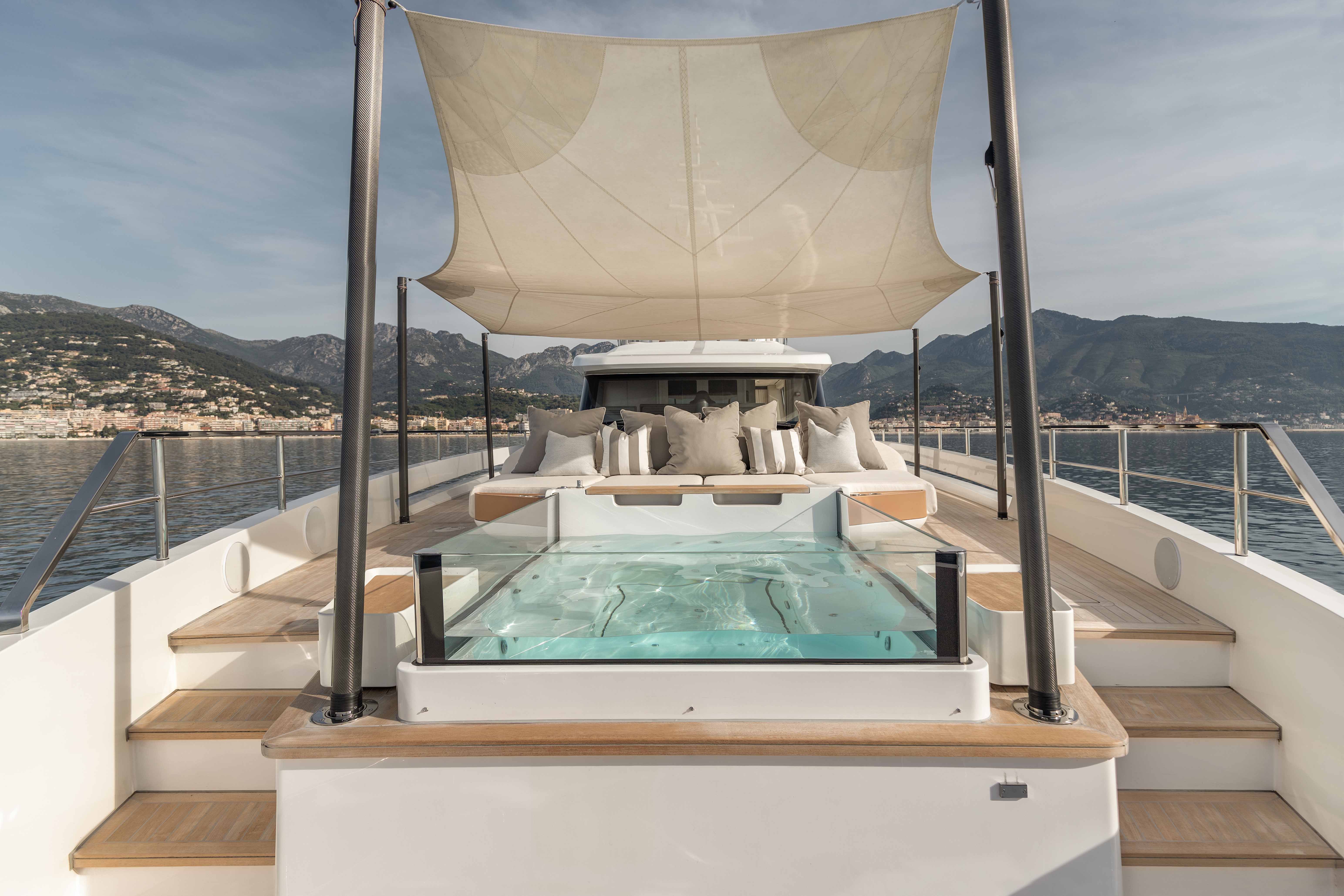 'H yacht charter 5