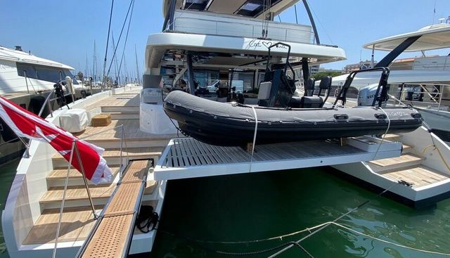 CAT TUA yacht charter 5