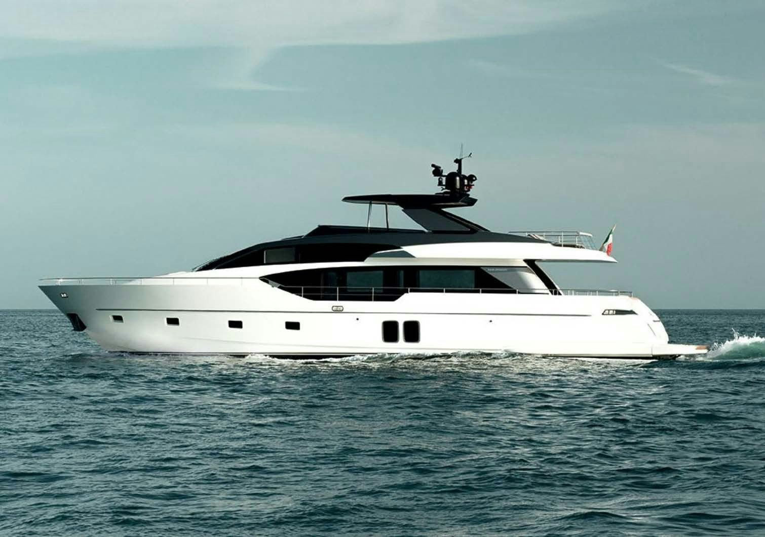 AKASTI yacht charter 2