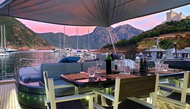 REVELLA yacht charter 5