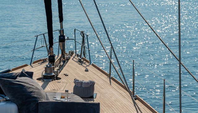 ASHLEYROSE 110 yacht charter 3