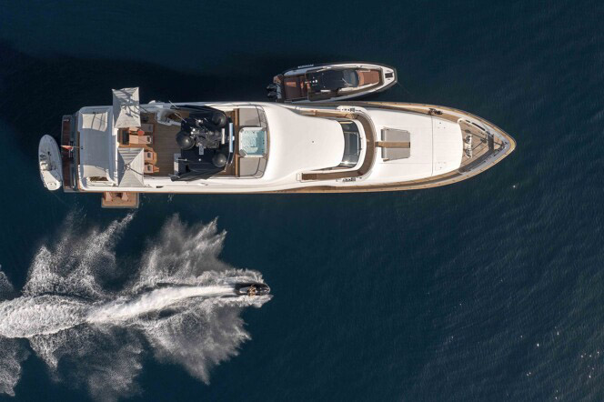 AERO yacht charter 3