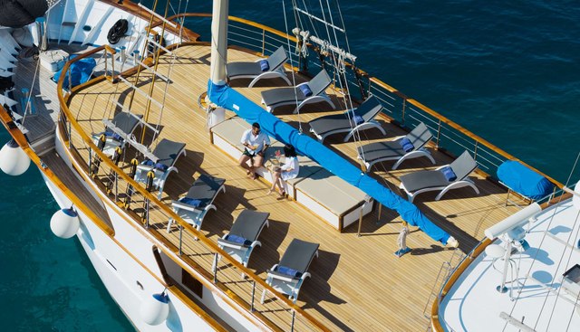 MENDULA yacht charter 3