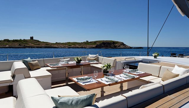 DARLIN yacht charter 4