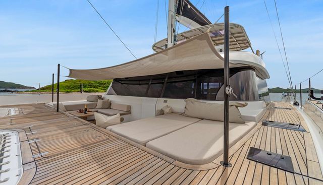 OCEAN VIBES yacht charter 2
