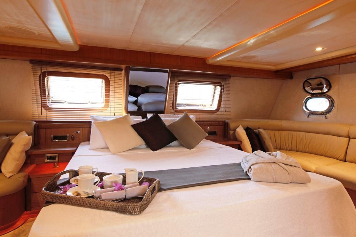 MISS B yacht charter 5