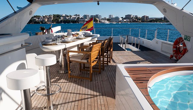 BLUE GOLD yacht charter 4